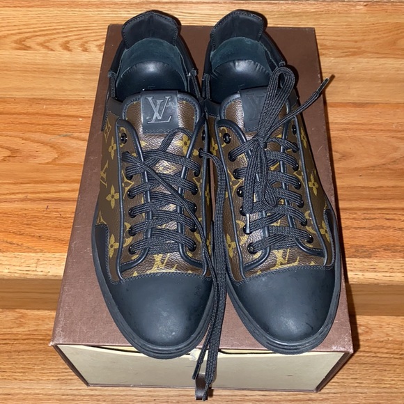 Louis Vuitton Mens Sneakers - Picture 3 of 10